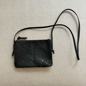 Madewell The Knotted Leather Crossbody Bag in Woven Black